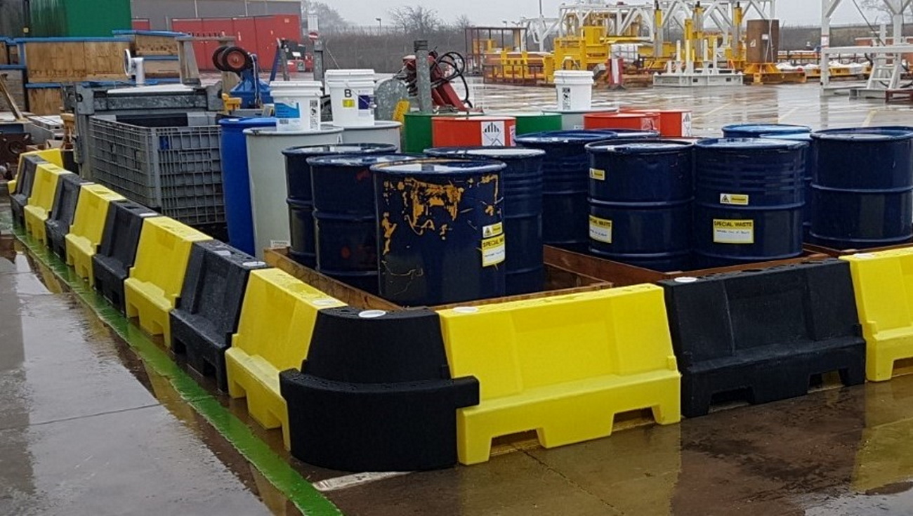 Yellow & Black Evo 1 Metre Water Filled Barriers